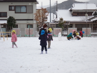 雪遊び４