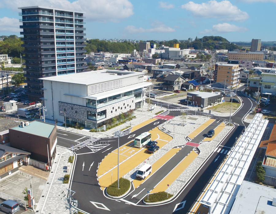 亀山駅前広場